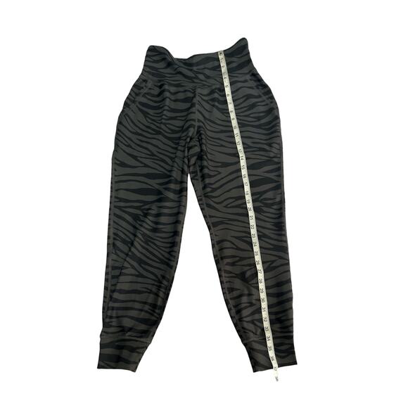 Old Navy Women's Animal Print High Rise Powersoft Jogger Sz M - Picture 12 of 16